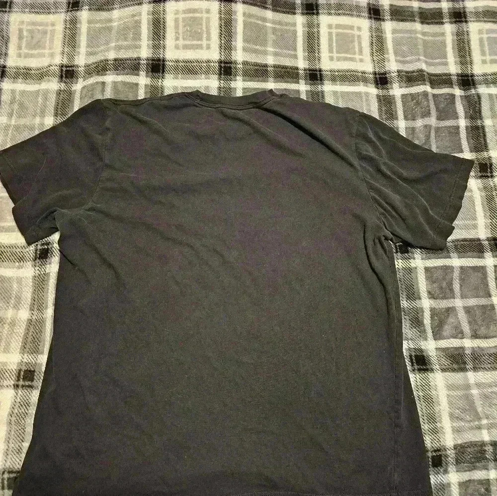 Large old navy collectable t - Picture 3 of 4